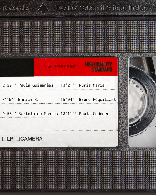 cassette com lista de artistas